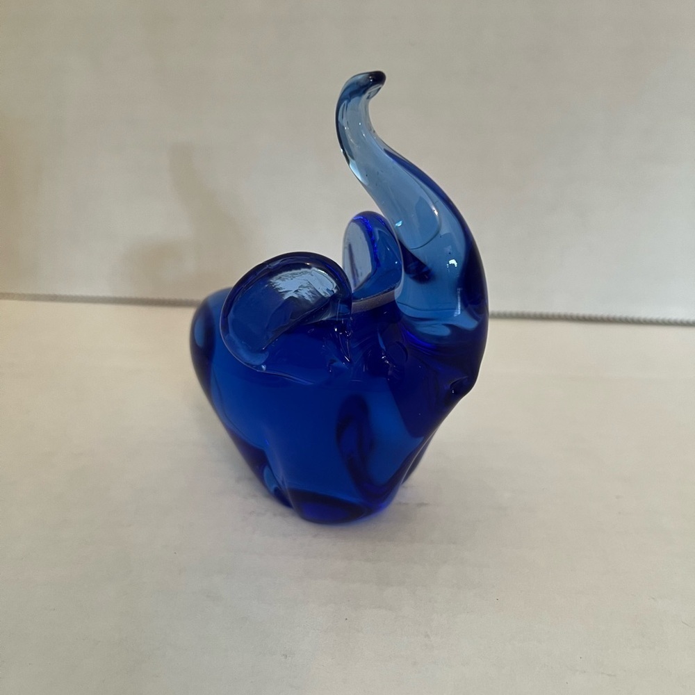 VINTAGE Cobalt Blue Glass ELEPHANT FIGURINE Trunk Up Figural Animal 3.5"
